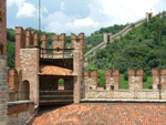 Marostica. La torre d�angolo e il camminamento di ronda del Castello Inferiore