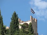 Mel & Mirra from Florida - a flag in Marostica's castle